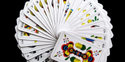 11 Easiest Card Tricks To Learn in the World